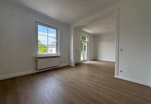 Großzügige Wohnung mit zwei großen Balkonen