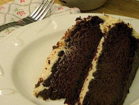 Indulgent Dessert Delight: How to Make the Ultimate Chocolate Peanut Butter Cake