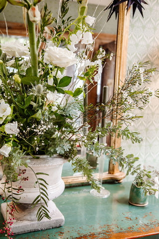 TeaselFloristry_07_10_22_Christmas2022_034.jpg
