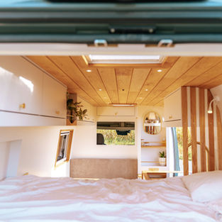 Binnenkijken in campervan Rosie - Fiat Ducato (L3H2)