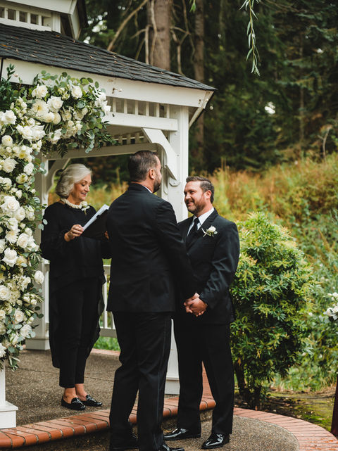 Garden wedding venue near Portland Oregon featuring lush landscaping
