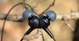 Review of headphones for home use Sony WI-XB400