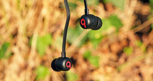 Mobile gaming headphones review Beats Flex