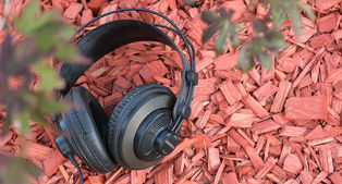 Review of good studio headphones Samson SR850