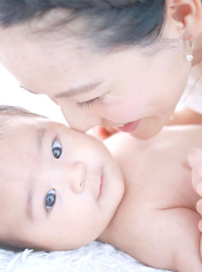 東京中野区ベビーマッサージ教室 親子のふれあい 親子写真