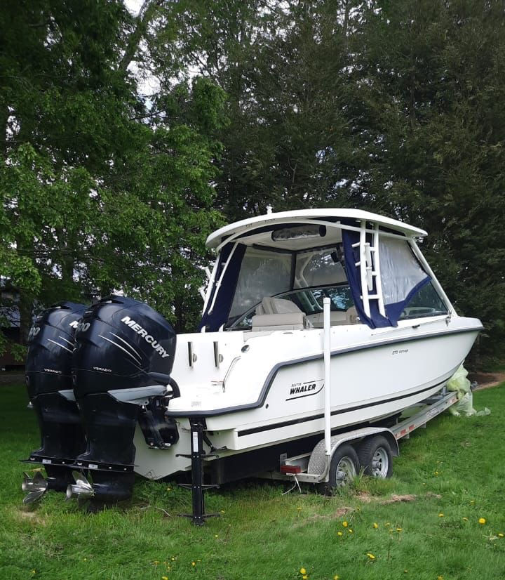 Miniatura: Boston Whaler Vantage 27