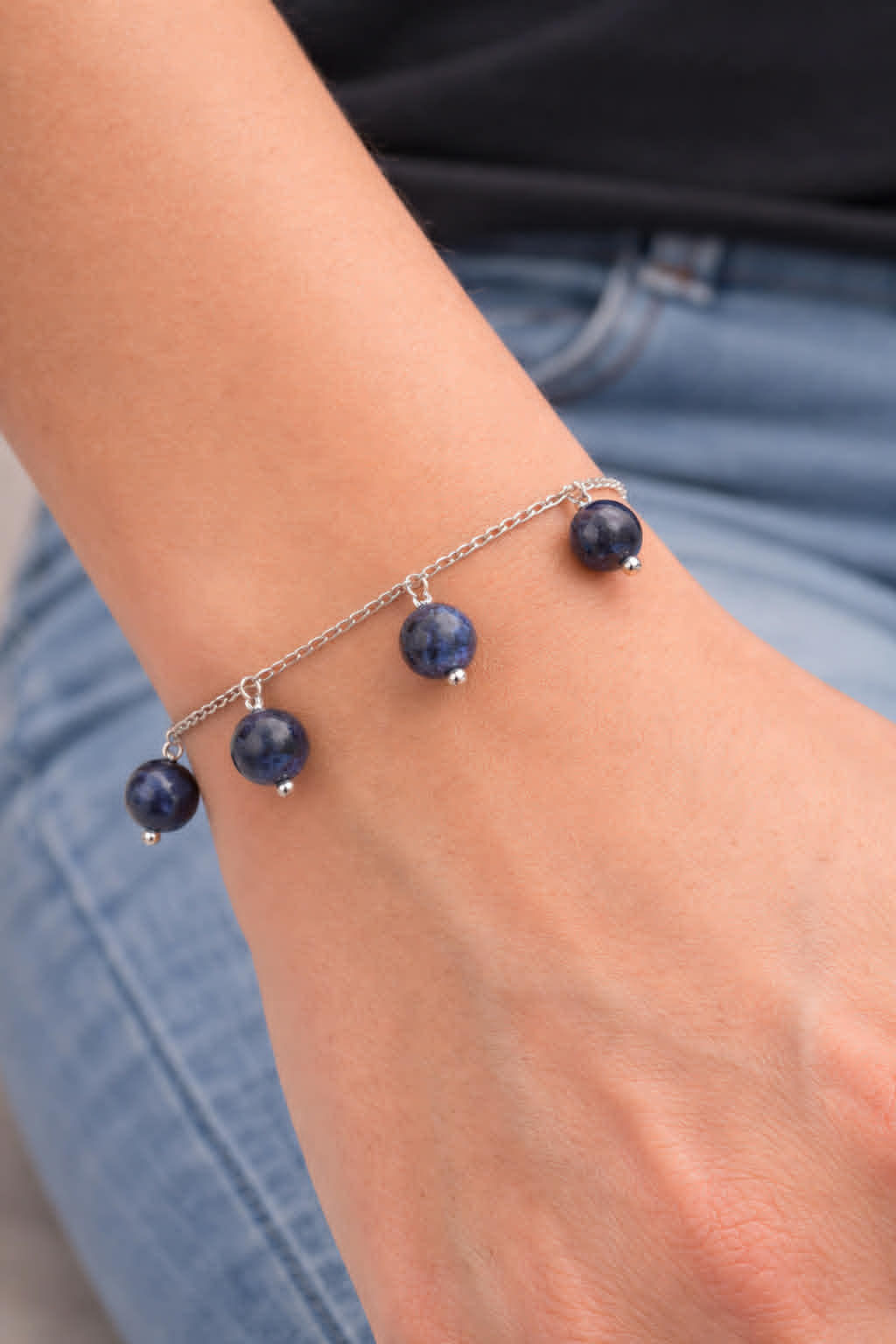 Bracelet sodalite naturelle 8 mm monté sur chaîne en acier inoxydable, fait main en Belgique