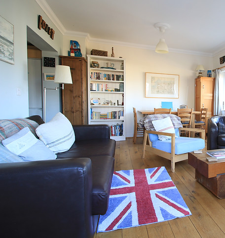 Sea-Glimpse living and dining room