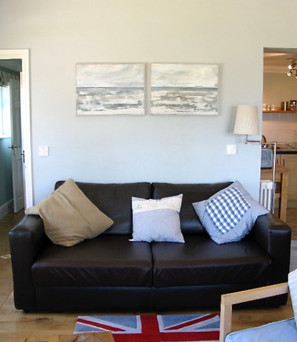 new extra sitting room.jpeg