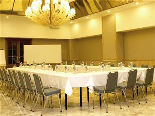 02 - Meeting Room.jpg