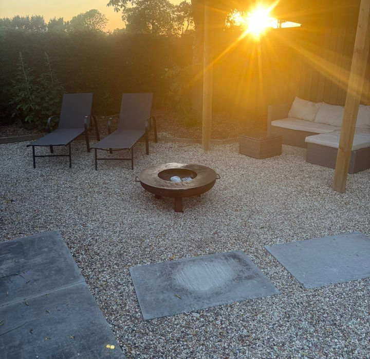 Luxury treehouse surrounded by countryside views in Lincolnshire
