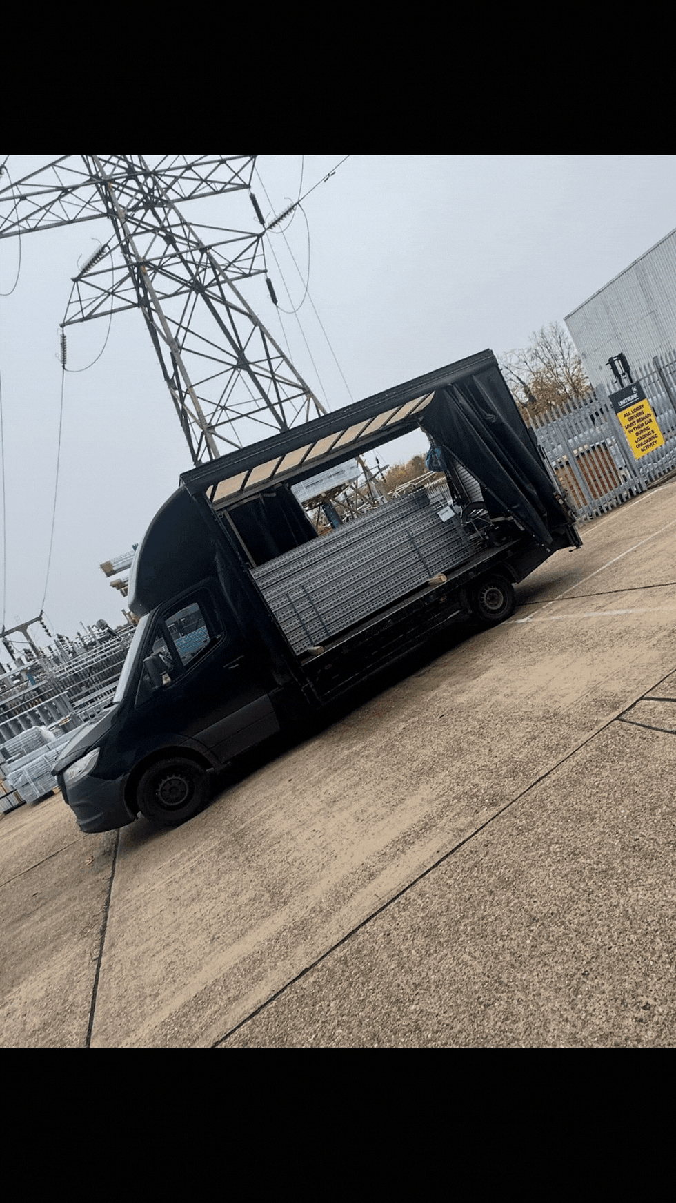 L1LOGISTICS fleet on the move, ensuring fast delivery nationwide.