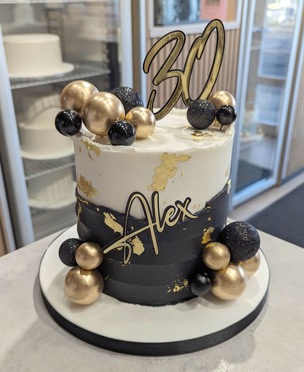 BLACK AND GOLD CAKE