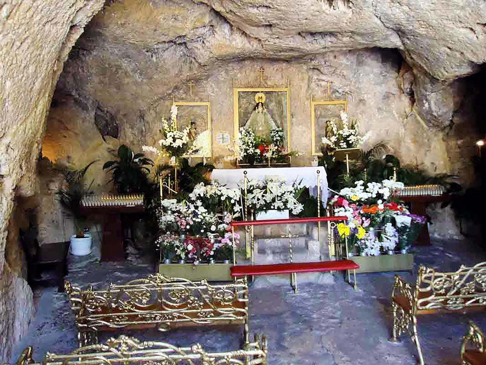 Virgen de la Pena Church in cave