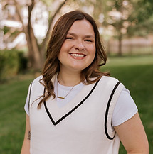 Jenna Headshots-15.jpeg