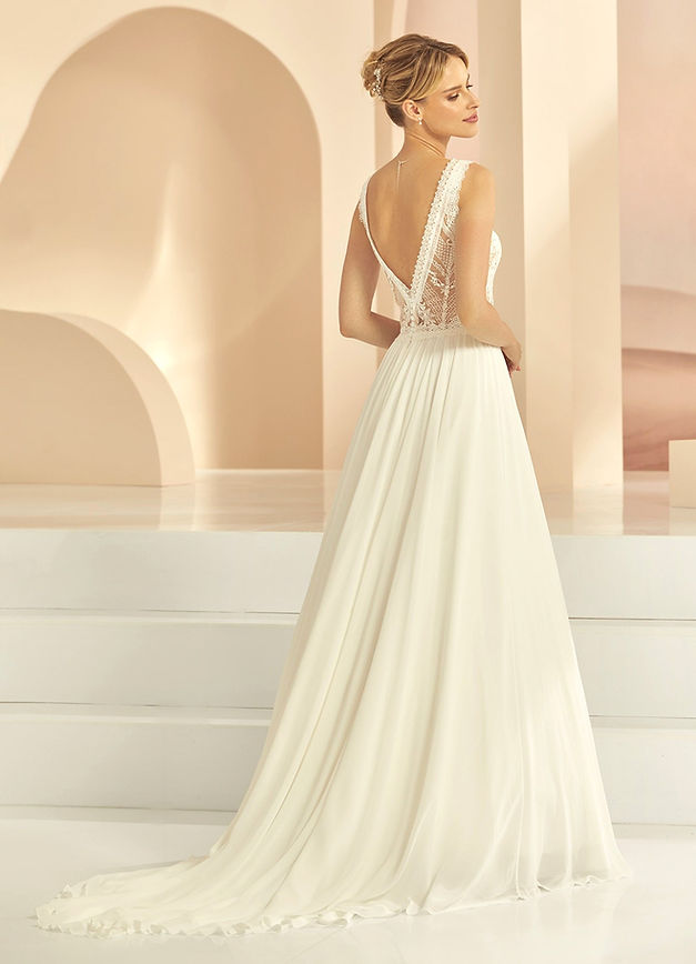 Abito da sposa a trapezio in pizzo guipure e morbido chiffon