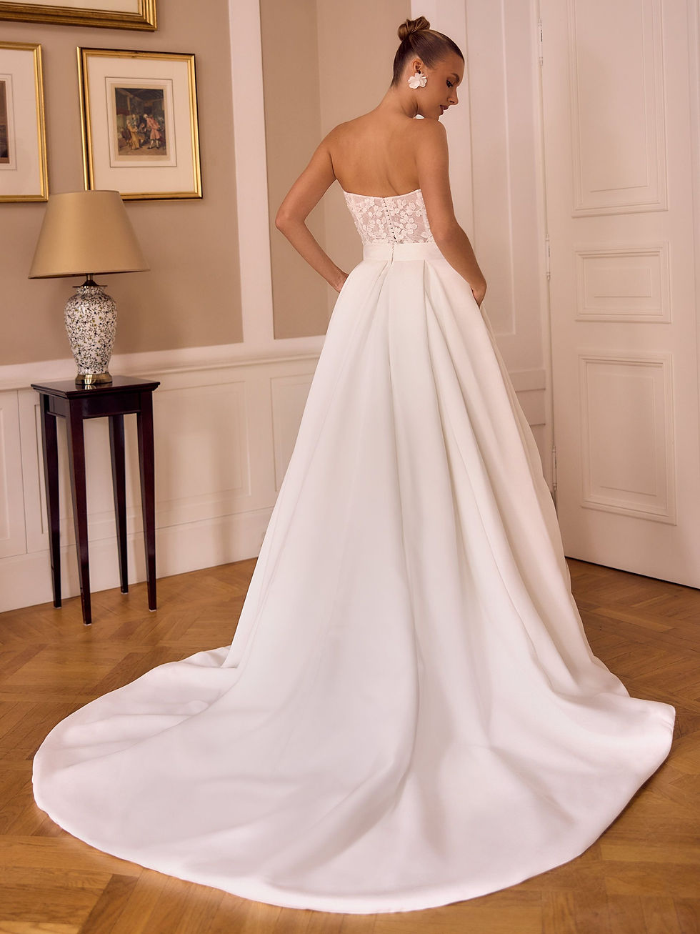 Gonna da sposa linea A maestosa e senza tempo in Mikado opaco