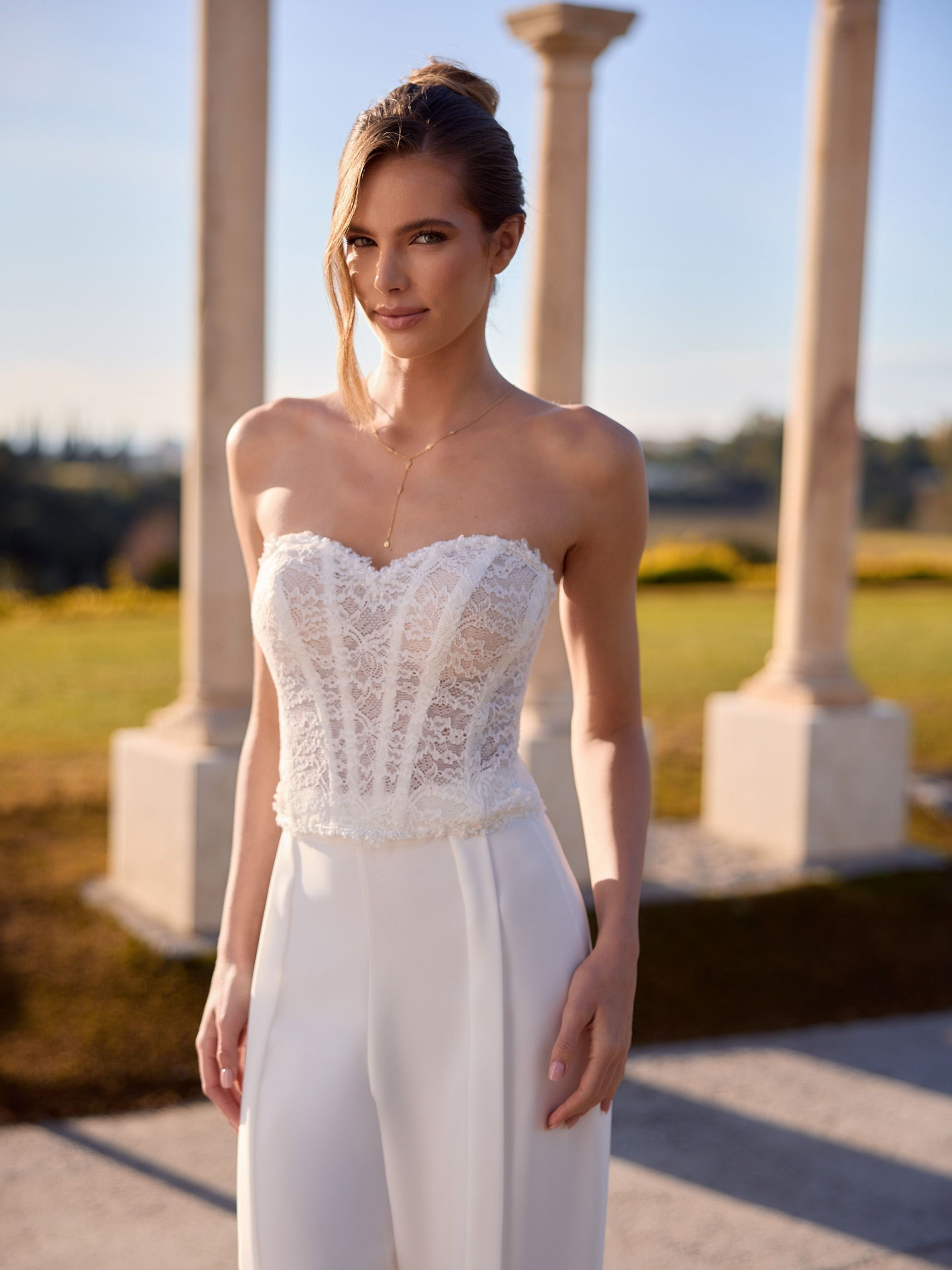 Corsetto da sposa in pizzo con scollo a cuore