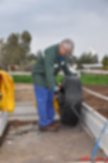 גם סבא מוטי בא לעזור