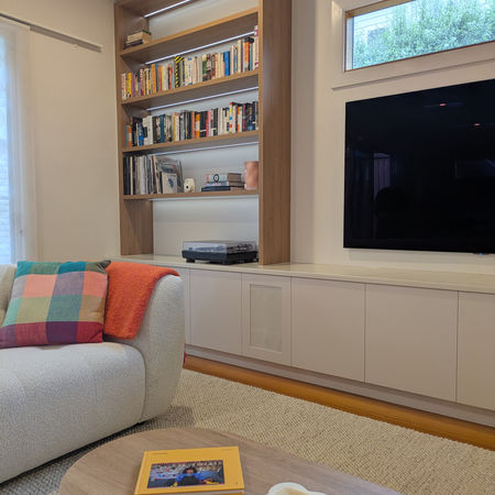 Living room joinery, shelving, bookshelves, open shelves, entertainment unit