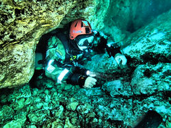 Cave Diver Diving College