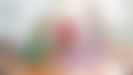 Jenseli juhatuse liikmed Reet Aluoja, Tiiu Koll ja Eili Rajapuu siidsalli uudistamas