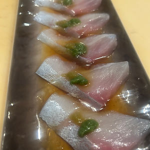 A25. Kanpachi Carpaccio (6)