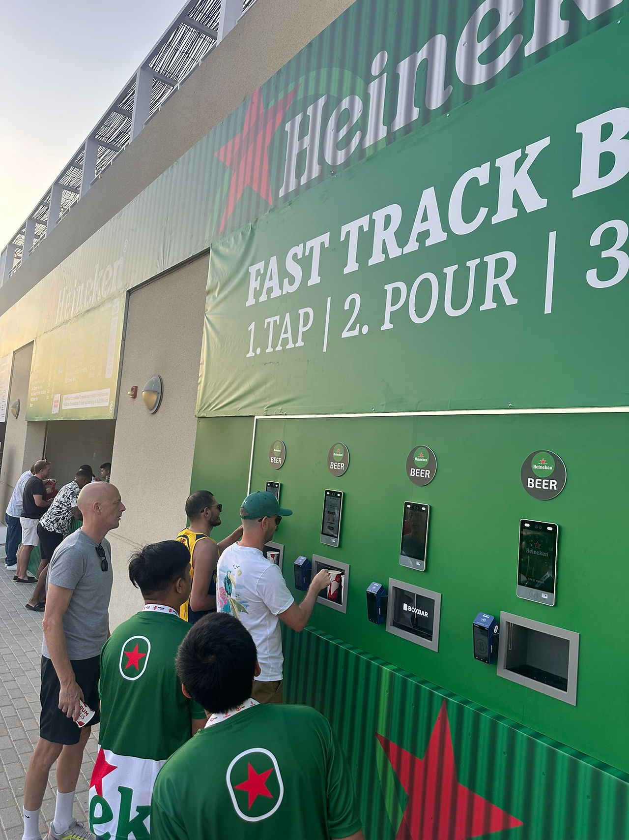 Green Fast track self service bar