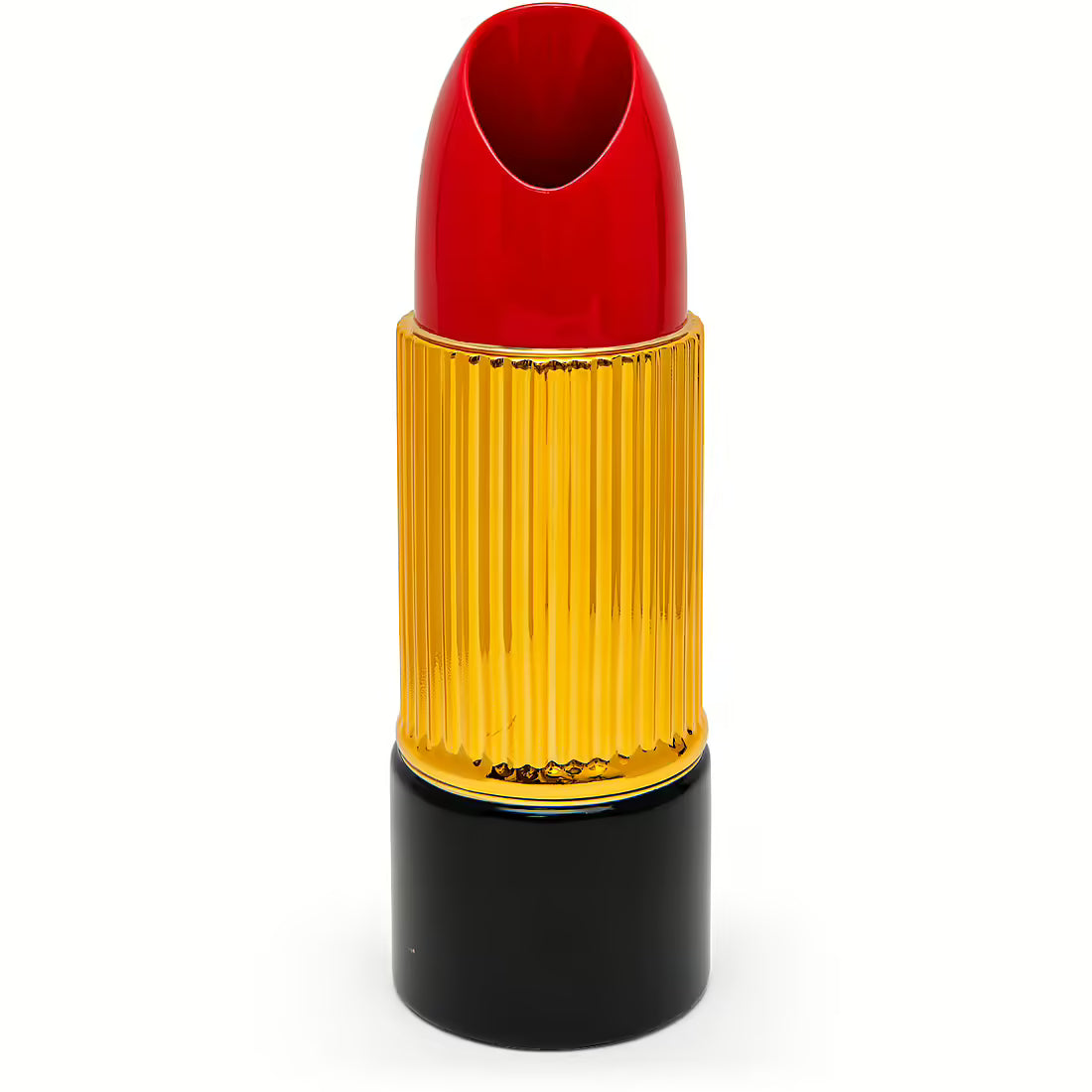 Vaso Sequenze Fior di Labbra a forma di rossetto, con apertura inclinata rossa, corpo dorato scanalato e base cilindrica nera.