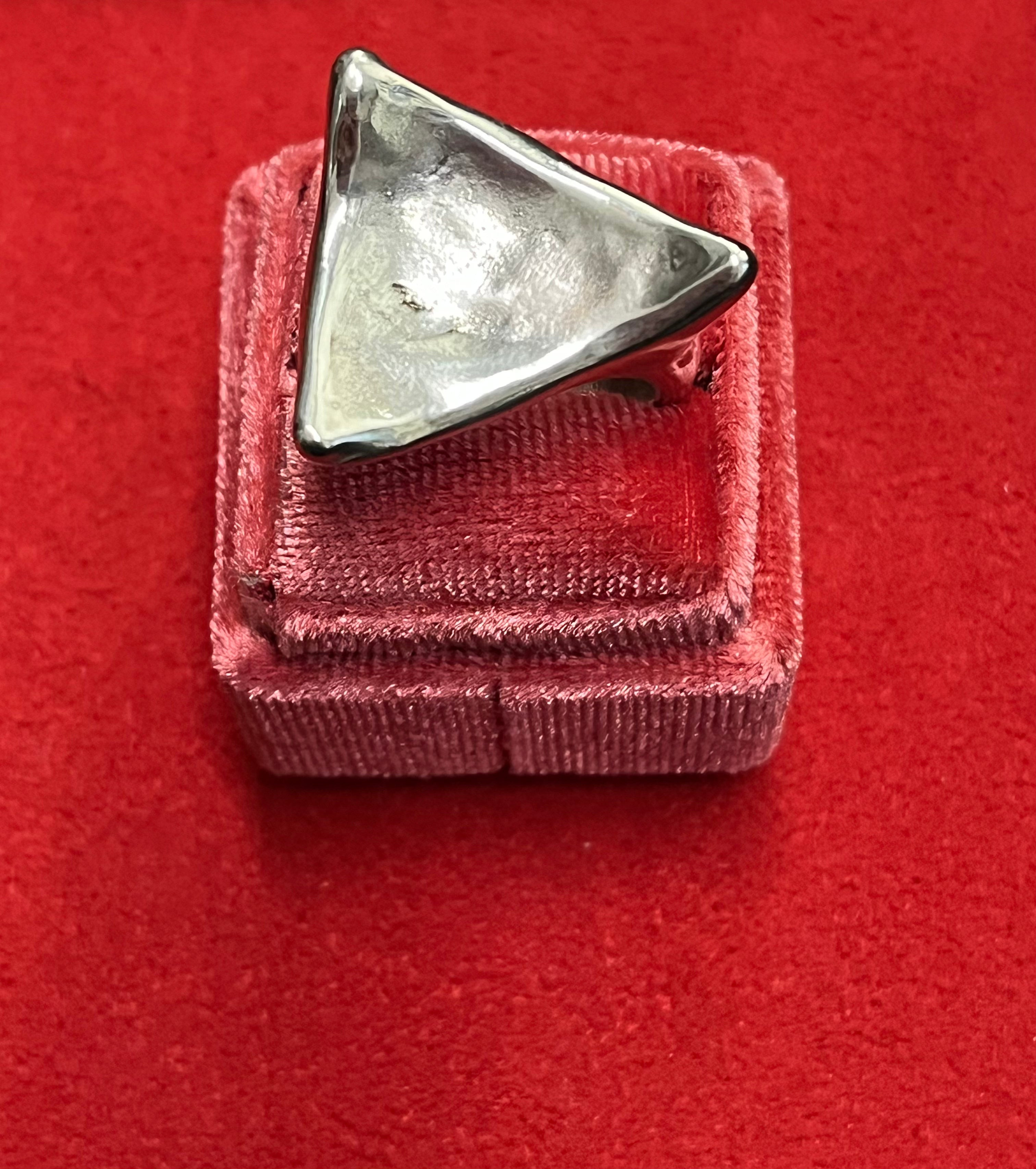 Madness Anello Donna Triangolo Martellato | Argento 925 | Collezione Milano