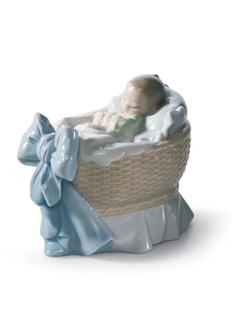 Lladrò Scultura Bimbo Un Regalo Dal Cielo | Porcellana lucida | 9x7x11 cm