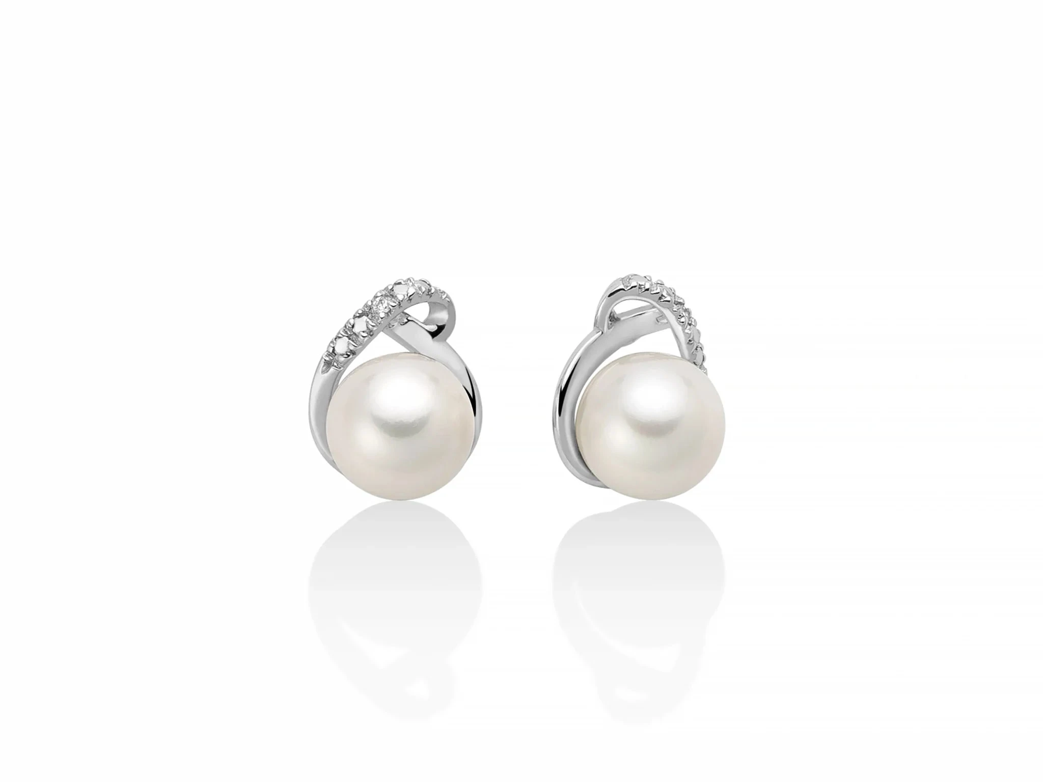 Miluna | Orecchini | Perle Oriente 7-7,5 mm | Oro bianco 18kt | Diamanti 0,8pt