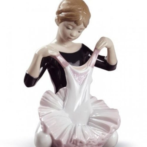 Lladrò Scultura L'Abito Per Il Debutto | Porcellana | H 18 cm