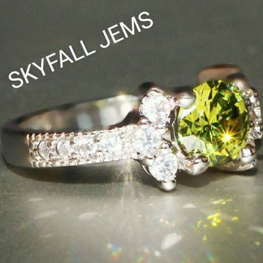 Thumbnail: Exquisite sterling silver diamond ring