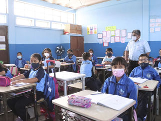 Educación cívica vuelve a colegios y también capacitarán en programación