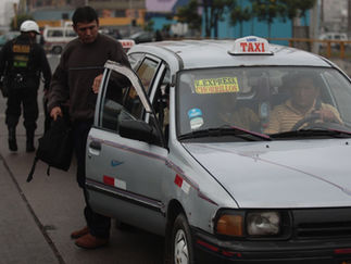 Congreso aprueba por insistencia formalización de taxis colectivos