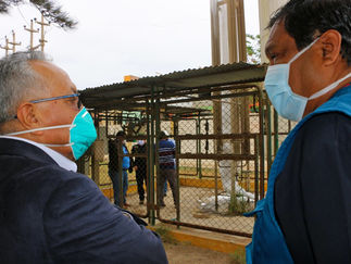 Chavarría supervisa instalación de Hospital Móvil en Huacho