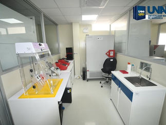 UNAB dispone su equipo de ultracongelación e instalaciones para vacunación COVID-19