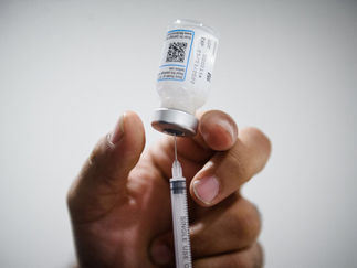 Pfizer pide en Estados Unidos autorización para una cuarta dosis contra la covid-19