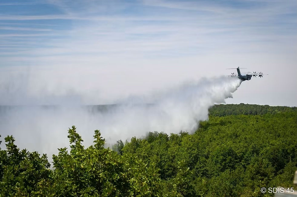 Alors que plusieurs incendies continuent de mobiliser d’importants moyens de secours en Gironde, le Service départemental d’incendie et de secours du Loiret (SDIS 45) connaît un week-end marqué par deux séquences opérationnelles complémentaires : la participation à une expérimentation inédite menée avec l’Armée de l’Air et de l’Espace, puis le déploiement de renforts vers le sud-ouest de la France.