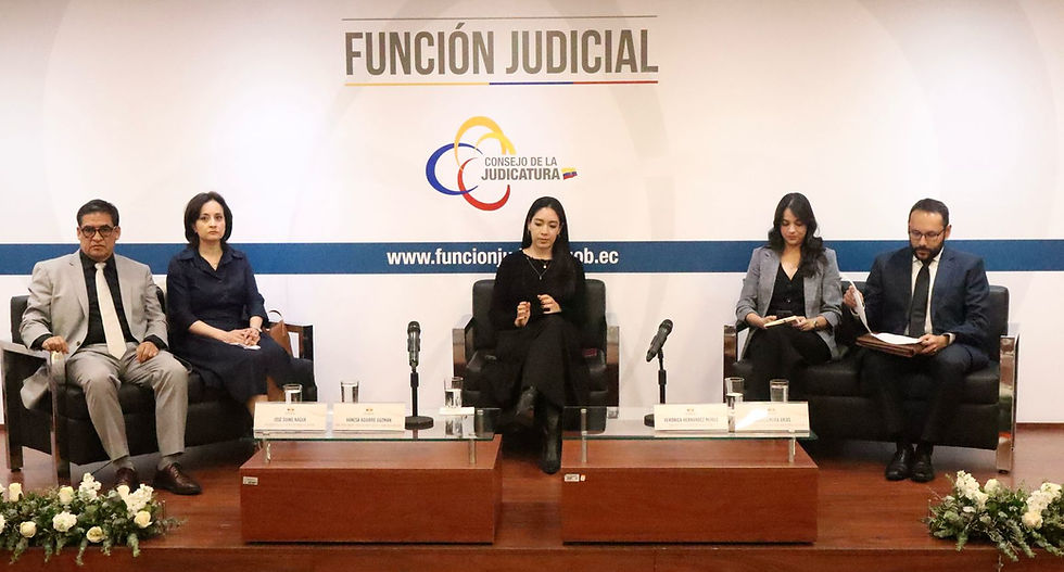 Verónica Fernández, Directora de la fundación "La Corte Dice" y Andrés Mora, Director del Departamento de Procesamiento de Jurisprudencia de la Corte Nacional de Justicia