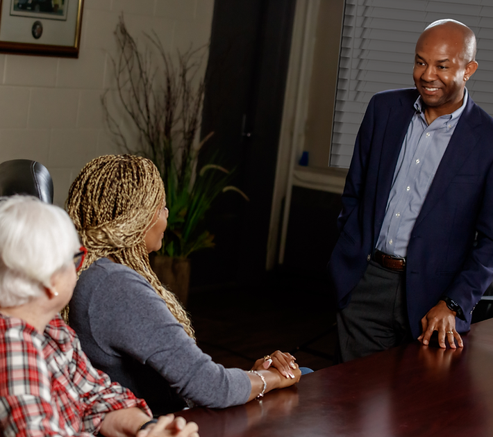Senator Overture Walker meeting with constituents