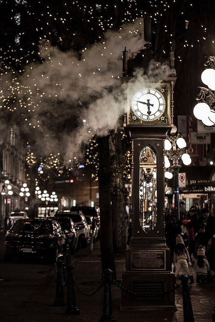 the famou steamclock of gastown, vancouver, by Juliebenardphotography