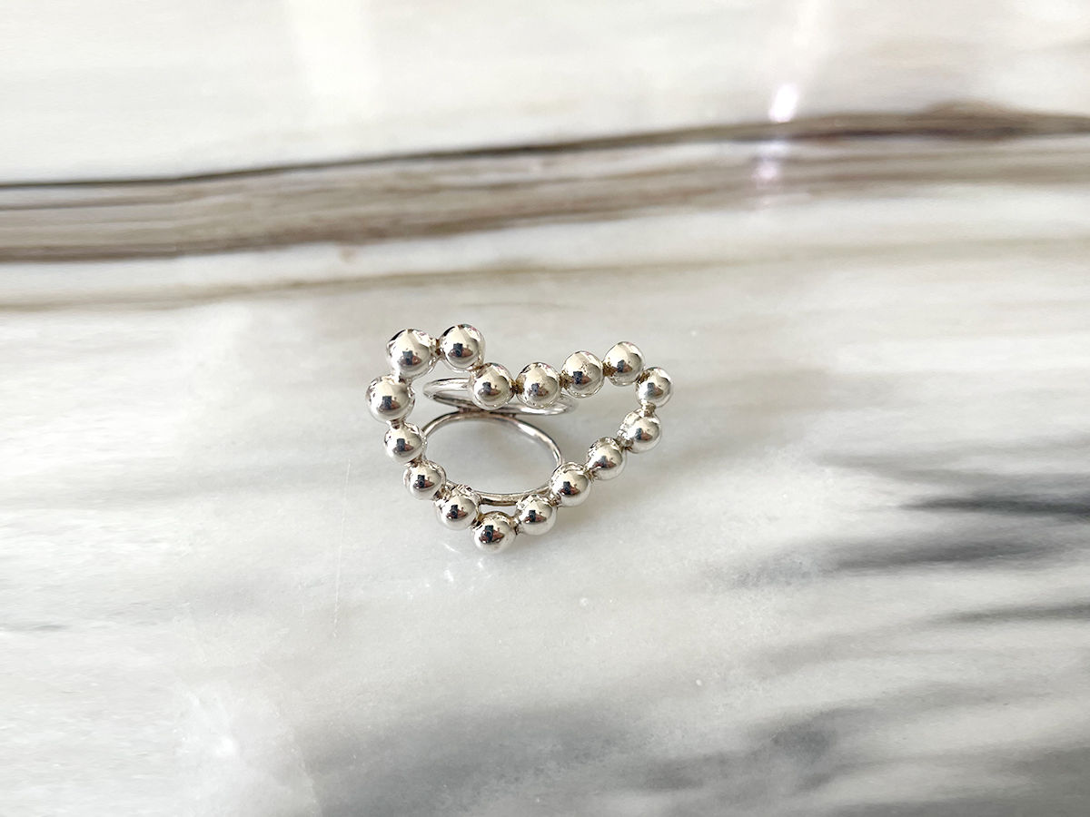 Anillo de corazón y calotas