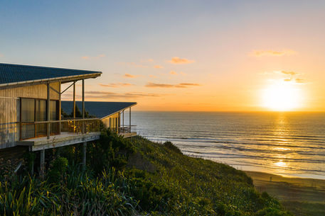 Castaways Resort, Karioitahi Beach