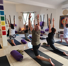 Profesorado de Yoga en Caballito Flores Yoga Presente