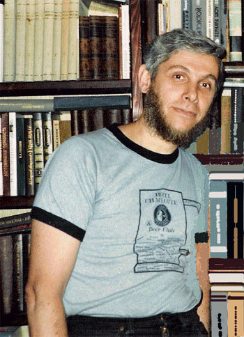 
בוריס צ'רנובילסקי נולד ב-1944 במוסקבה, במשפחה מתבוללת, שבה לא נשמרו מסורות יהודיות, אך בכל זאת נשמרו רגשות יהודיים. משפחת צ'רנובילסקי הגישה ל-OVIR מסמכים ליציאה לישראל ביוני 1975, בינואר 1976 הם סורבו מטעמי סודיות. בוריס הצטרף מיד למאבק להשבת הסרבנים. ב-1976 השתתף בוריס, יחד עם סרבנים נוספים, בהפגנת ישיבה בחדר קבלת הפנים של הסובייטי העליון של ברית המועצות בדרישה לתת לכל משפחה תשובה לגבי סיבת הסירוב ומועד האחרון שלו. המפגינים נעצרו, נלקחו ליער ליד מוסקבה והוכו. למחרת הגיעו כמאה סרבנים עם כוכבים צהובים על החזה לחדר קבלת הפנים של הסובייטי העליון. בסופו של יום נעצרה קבוצה גדולה של גברים מהמפגינים. בוריס ויוסיף אס הועמדו לדין בגין חוליגניזם, בעוד השאר קיבלו 15 ימים כל אחד. אלא שבקשר לבחירות הקרובות לנשיאות בארה"ב הצליחו לארגן לחץ על פרקליטות המדינה של ברית המועצות, וחודש לאחר מכן נסגר התיק של בוריס וג'וזף עקב "שינוי במצב". בעתיד, בוריס לקח חלק פעיל בפעילות של סרבנים. בגין השתתפות בהפגנות, בוריס נעצר שלוש פעמים למשך 15 ימים. אחד ההיבטים החשובים בפעילותו, בוריס שקל לתמוך בקהילה היהודית של הכפר אילינקה שבחבל וורונז', שרובו נמצא כיום בישראל. ב-1981 החליטו השלטונות להפסיק את ישיבות הסרבנים, שקיימו מחוץ לעיר. לאחר אחת הפגישות הללו, שהוקדשה ליום העצמאות של ישראל, נעצר בוריס באשמת פגיעה בשוטר ונידון לשנה אחת במחנה עבודה. בוריס נשלח לעיר סוסומאן שבקולימה על במה שנמשכה שלושה חודשים. בנובמבר 1982 הוא שוחרר, למרות שגם במהלך השחרור ניסה הק.ג.ב להפחיד אותו בקדנציה חדשה על בסיס גינויים בהשראת חבריו האסירים. ב-1989 קיבלה משפחת צ'רנובילסקי סוף סוף אישור לחזור לישראל. ב-1998 מת בוריס בטביעה בים.
