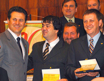 CDL e Rádio Cristal de Soledade recebem homenagem