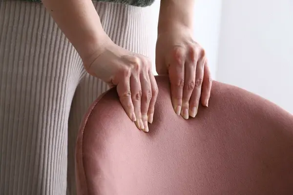 サムネイル： 【単品】Mia ベロアダイニングチェア　グレー/ゴールド