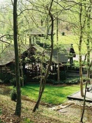 Miranda Lambert Buys 'Home Sweet Home'